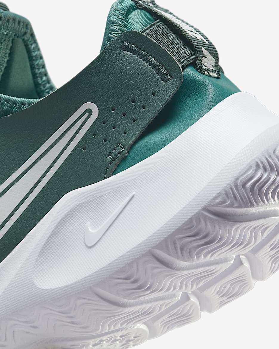 Nike running flex trainers in white online